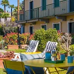 Gaia Lakeview Garden Apartamento *