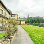 Gaia Lakeview Garden Apartmán