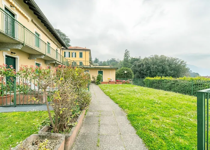 Gaia Lakeview Garden Apartman
